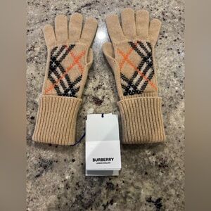 Burberry Classic Checkered Women's Gloves